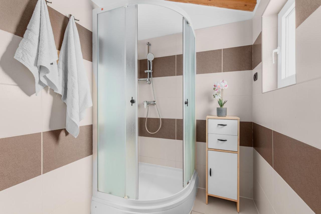 Apartma The Village